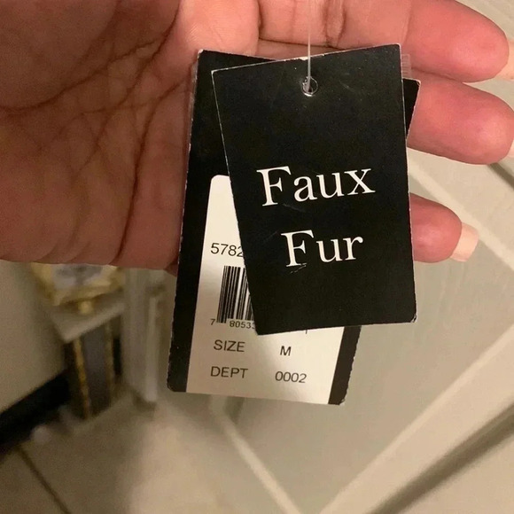 Kristen Blake - Picture 7 of 9